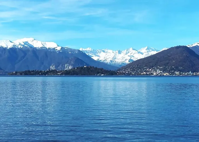 L'attico Con Terrazza Vista アパート