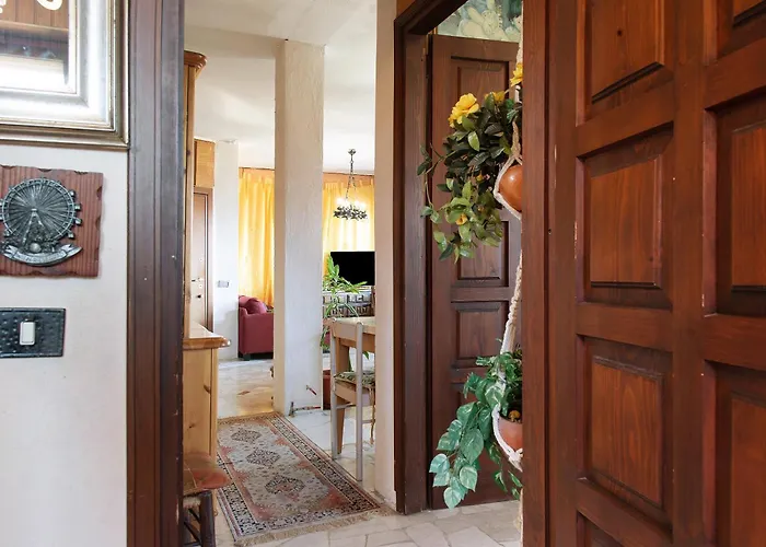 L'attico Con Terrazza Vista 아파트