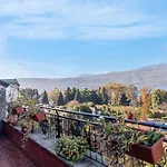 L'attico Con Terrazza Vista לאבנו-מומבלו